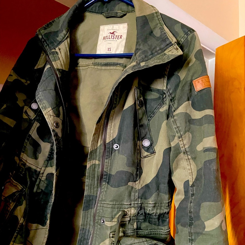 XS Camo Hollister jacket
